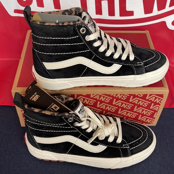 Vans Men’s Sk8-Hi Mite-1
(Suede) Black/Leopard
VNOA5HZY6D8
boots - sneakers - Picture 4 of 16